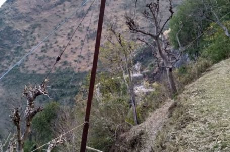 गिरिपार क्षेत्र के बड़वास पंचायत के चानणु गांव के किसानो के घर में 6 महिने से बिजली की सप्लाई बंद होने पर भी  विद्युत बोर्ड ने दिए किसानों बिजली बिल।
