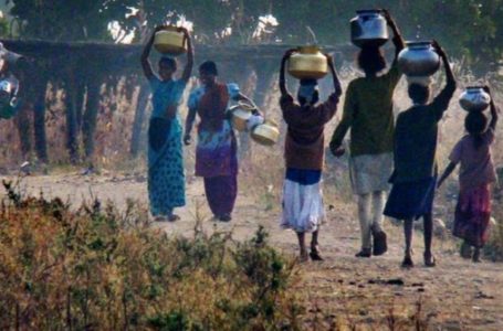 कांटी मशवा पंचायत में एक सप्ताह से ग्रामीण को पीने के पानी की समस्या , लोग परेशान ,ग्रामीणों ने किया आईपीएच कार्यलय का घेराव ।