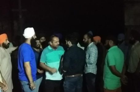 बद्रीपुर पंचायत के प्रधान रामलाल शर्मा सहित दर्जनों लोग ने जहरीला धुँआ छोड़ने वाले  प्लांट को करवाया  बंद |