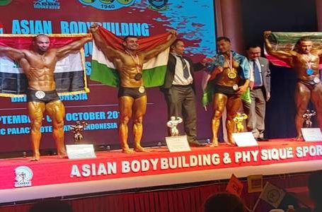 मेजर ए क्यू खान ने इंडोनेशिया में  एशियन बॉडी बिल्डिंग एंड फिजिक स्पोर्ट्स चैंपियनशिप में रजत पदक जीता |
