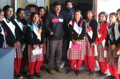 मीडिया एंड इंटरटेनमेंट के छात्रों ने वरिष्ट पत्रकारों से ली खबरें बनाने संबंधी जानकारी |