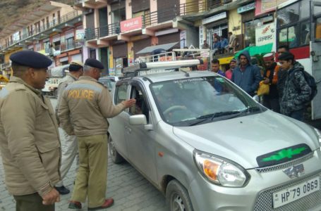 संगड़ाह में पुलिस ने जागरूक किए चालक |