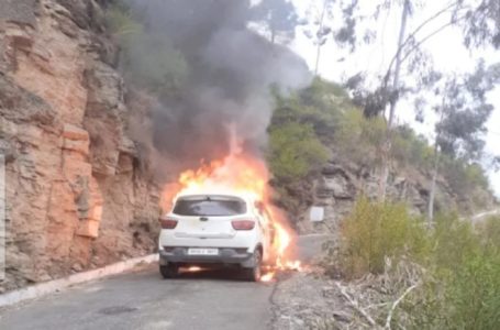 उपतहसील नित्थर में एक चलती हुई कार अचानक आग की चपेट में |