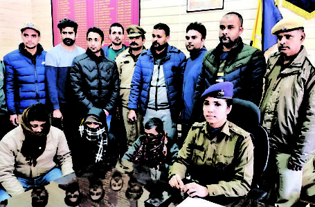 बिलासपुर पुलिस ने गिरोह के तीन लोगों को किया गिरफ्तार, जांच जारी |