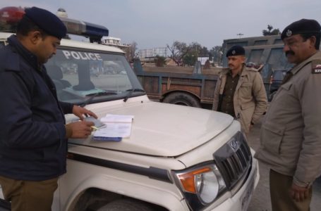 अवैध खनन करते पुलिस ने दो ट्रेक्टर को पकडे |