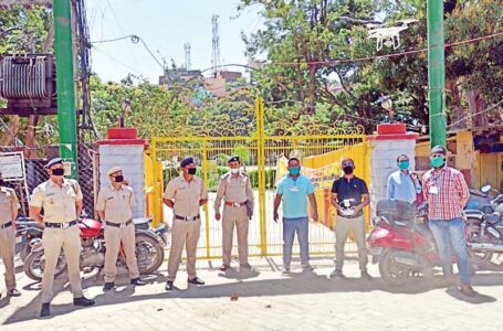 नाहन में भी तमाम मस्जिदों व शहर के चप्पे-चप्पे पर ड्रोन कैमरा से प्रशासन व पुलिस शहर की हर हरकत पर नजर