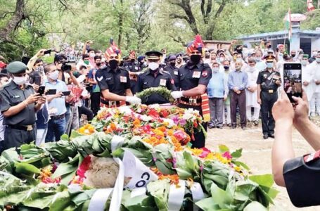 21 साल के अंकुश ठाकुर राजकीय सम्मान के साथ पंचतत्त्व में विलीन,शहीद की अंतिम विदाई में उमड़ा जनसैलाब