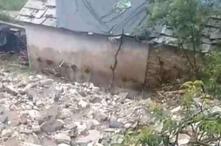 चमोली ज़िले के पडेर गाँव में देर रात बादल फटने से एक महिला की मौत ,एक बच्ची घायल