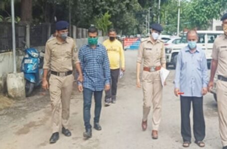 बद्रीपुर : महिला के साथ मारपीट करने और दहेज मांगने पर पति और ससुर को पुलिस ने किया गिरफ्तार
