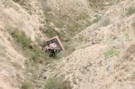 संगड़ाह-चोपाल मार्ग पर टिप्पर गहरी खाई में गिरा ,चालक की मौत