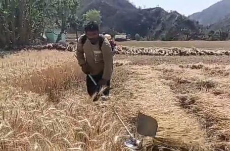 आधुनिक मशीनों से खेती करने लगे गिरिपारक्षेत्र के किसान