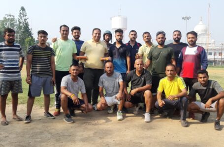 पांवटा साहिब : अनुराग ठाकुर की केंद्र सरकार में ताजपोशी होने पर हिल्स क्रिकेट क्लब ने बांटी मिठाईयां