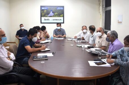 जिला में स्थापित किए जाएंगे 16 स्थाई कोविड-19 टीकाकरण केन्द्र – आर के गौतम