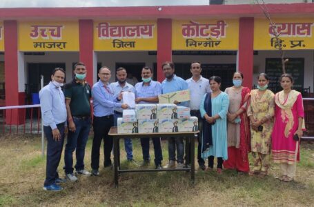 तिरुपति मेडिकेयर ग्रुप ने ग्रामीण स्कूली बच्चों के लिए 6 सीलिंग फैन दान किए