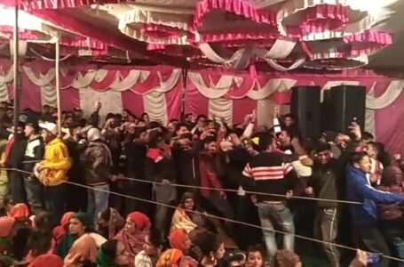 ध्वाड़ी मे पोड़ोई पर्व पर आयोजित हुई सांस्कृतिक संध्या में नाटियों पर जमकर थिरके दर्शक