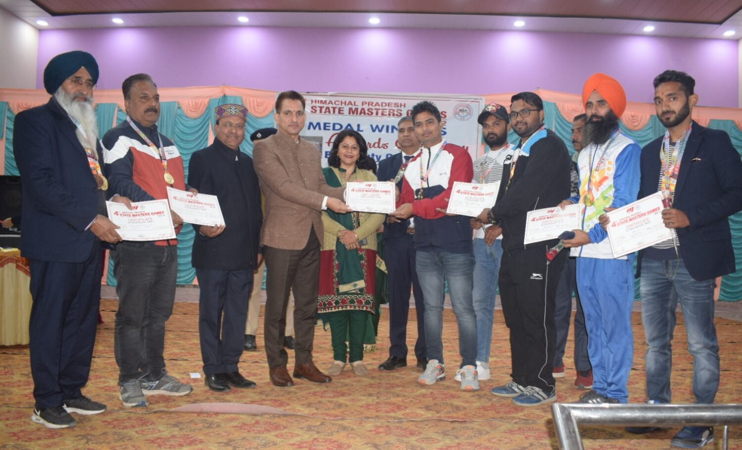सिरमौर में राज्यस्तरीय मास्टर्स खेल में मेडल विजेताओं को नवाजा