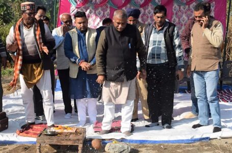24 करोड़ की लागत से स्थापित होंगे 60 टयूब वैल – सुख राम चौधरी