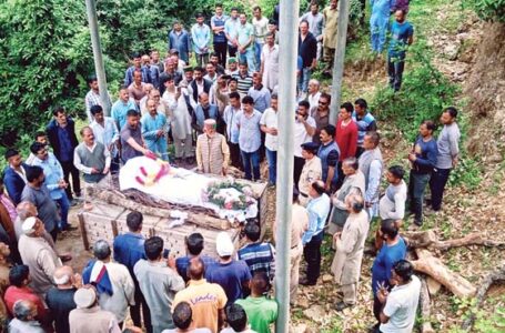 पूर्व राज्य मंत्री रूप सिंह का पैतृक गांव नौहराधार में निधन, नम आंखों से विदाई