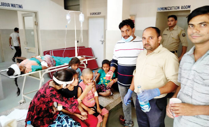 परागपुर के दुरगेई में हादसा; 12 यात्री जख्मी, चिंतपूर्णी मां के दर्शन के बाद लौट रहे थे 20 सवार