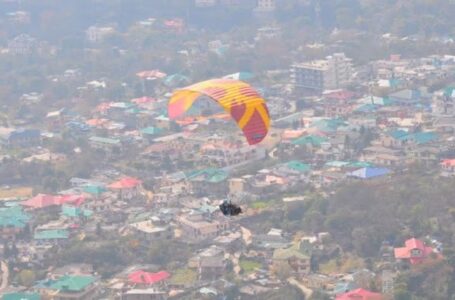 हिमाचल में दो माह के लिए रिवर राफ्टिंग, पैराग्लाइडिंग पर रोक