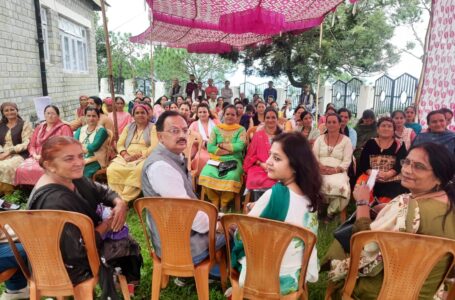 शिलाई महिला कांग्रेस ने भाजपा सरकार के कार्यकाल की करनी व कथनी जनता को बताने का लिया फैसला