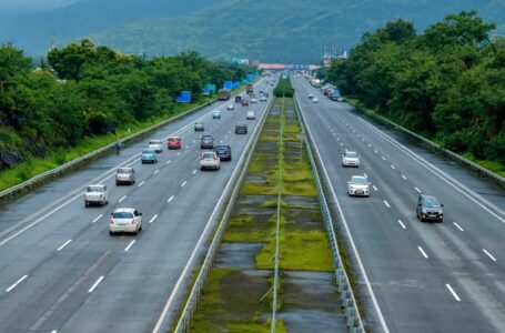 कुल्लू जिला में सेब और अनार से सीजन करीब छह दिनों तक प्रभावित रहा, मनाली-लेह मार्ग तीन दिन बाद आवाजाही के लिए बहाल