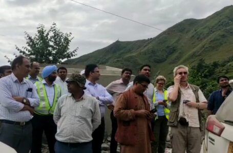 NH-707 पर निरीक्षण करने पहुंची  विश्व बैंक, सड़क परिवहन और राजमार्ग मंत्रालय की सयुक्त टीम पर लगे अनदेखी के आरोप