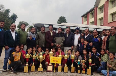 राज्य स्तरीय खेलकूद प्रतियोगिता के प्रतिभागी विद्यार्थियों ने लगातार 12वीं बार सिरमौर को हिमाचल प्रदेश का सर्वश्रेष्ठ जिला घोषित किया