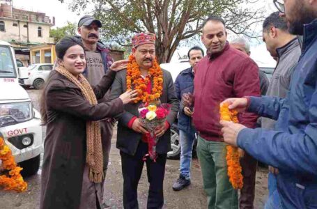 पुजा अर्चना, पारंपरिक वाद्य यंत्रों के साथ मां नगरकोटी के कारदारों एवं जयकारों के साथ शुरू हुआ जिला स्तरीय मेले का शुभारंभ