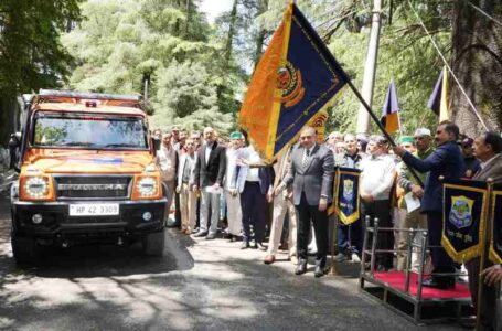 मुख्यमंत्री ने लाहौल-स्पिति जिला के लिए चार बचाव वाहनों को हरी झंडी दिखाकर किया रवाना