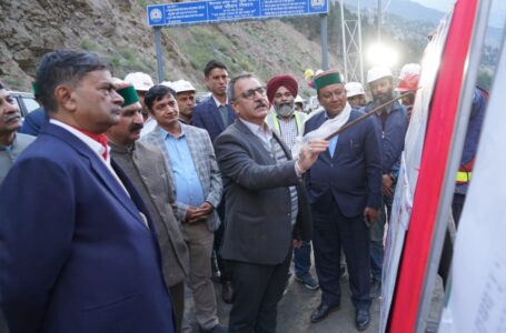केंद्रीय ऊर्जा मंत्री और मुख्यमंत्री ने सीमा क्षेत्रों में विकास कार्यों की समीक्षा की