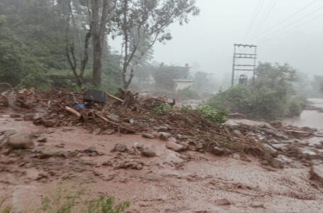नाहन के कंडईवाला में बारिश ने मचाई तबाही, डीसी ने भारी वर्षा के बीच राहत व बचाव के लिये तुरंत से तैनात किये अधिकारी
