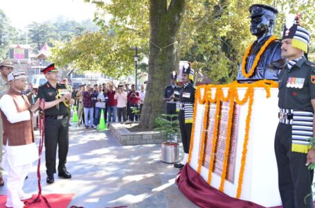राज्यपाल ने लेफ्टिनेंट जनरल दौलत सिंह की प्रतिमा का अनावरण किया