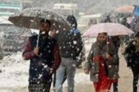 हिमाचल प्रदेश की चोटियों पर बर्फबारी का दौर रहा जारी
