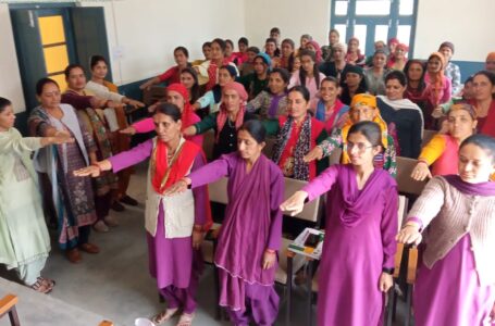 रेणुका जी क्षेत्र में मतदाता जागरूकता कार्यक्रम में महिलायें निभा रही हैं सक्रिय भूमिका